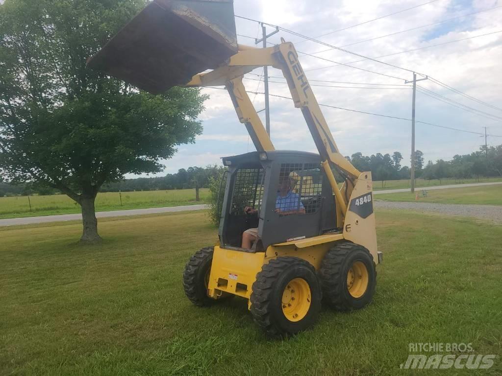 Gehl 4840 E 滑移装载机