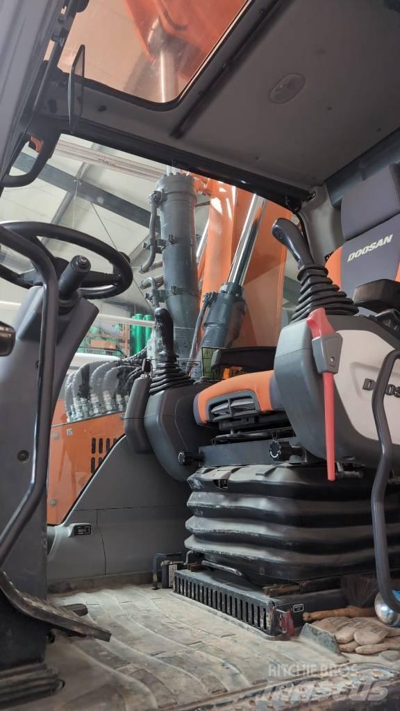 Doosan DX 165 W 轮式挖掘机