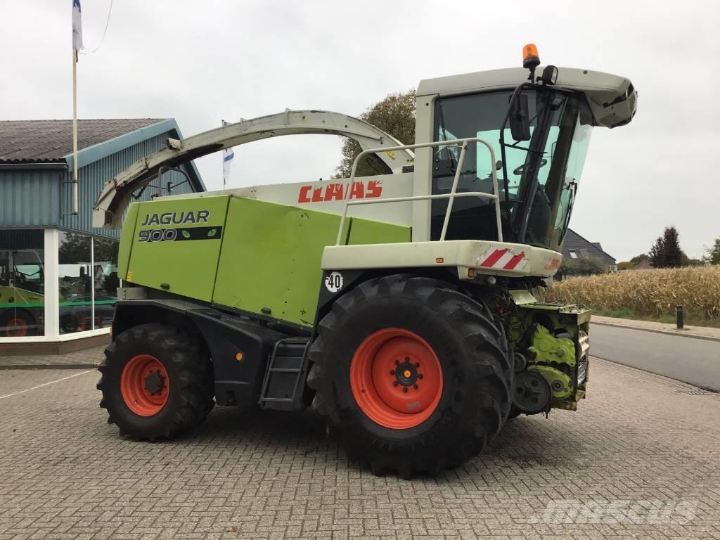CLAAS Jaguar 900 联合收割机