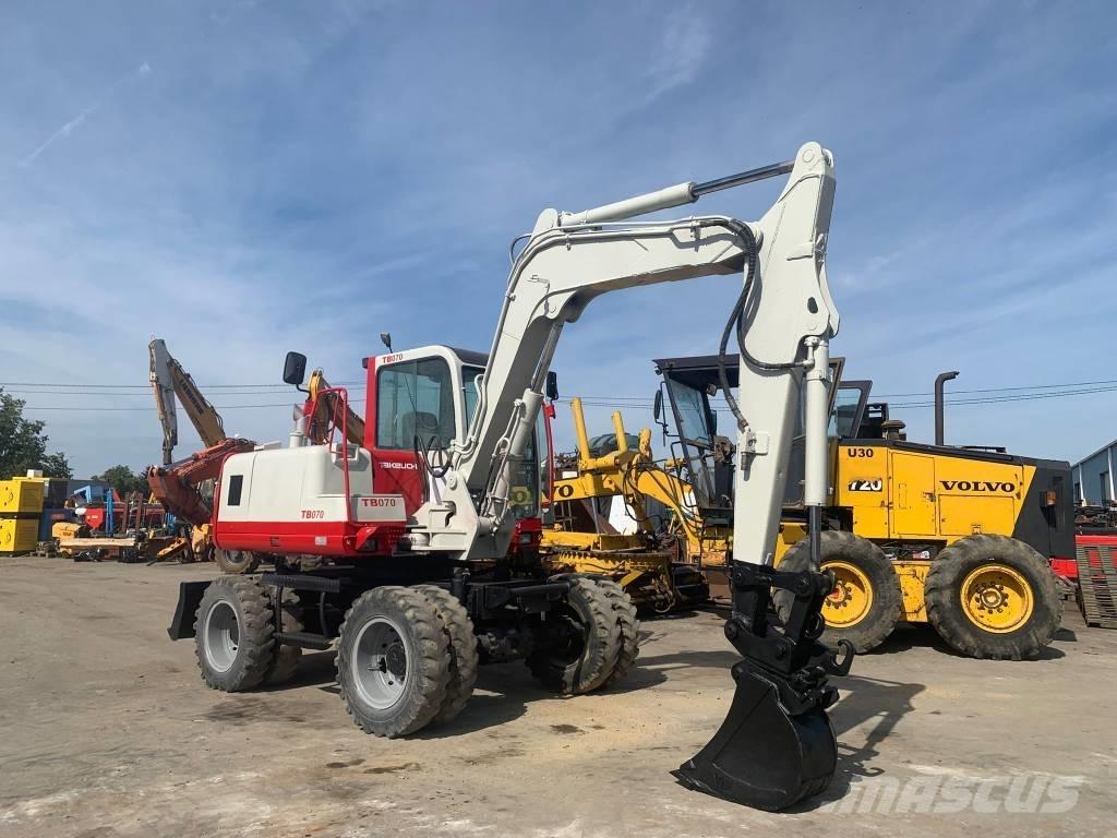 Takeuchi TB070W 轮式挖掘机