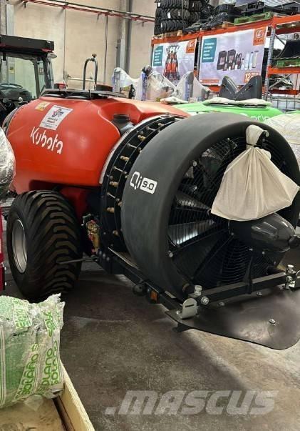 Kubota XTA3320 牵引式喷雾机
