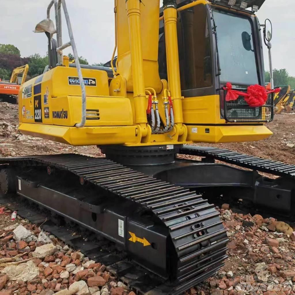 Komatsu pc220-8 履带挖掘机