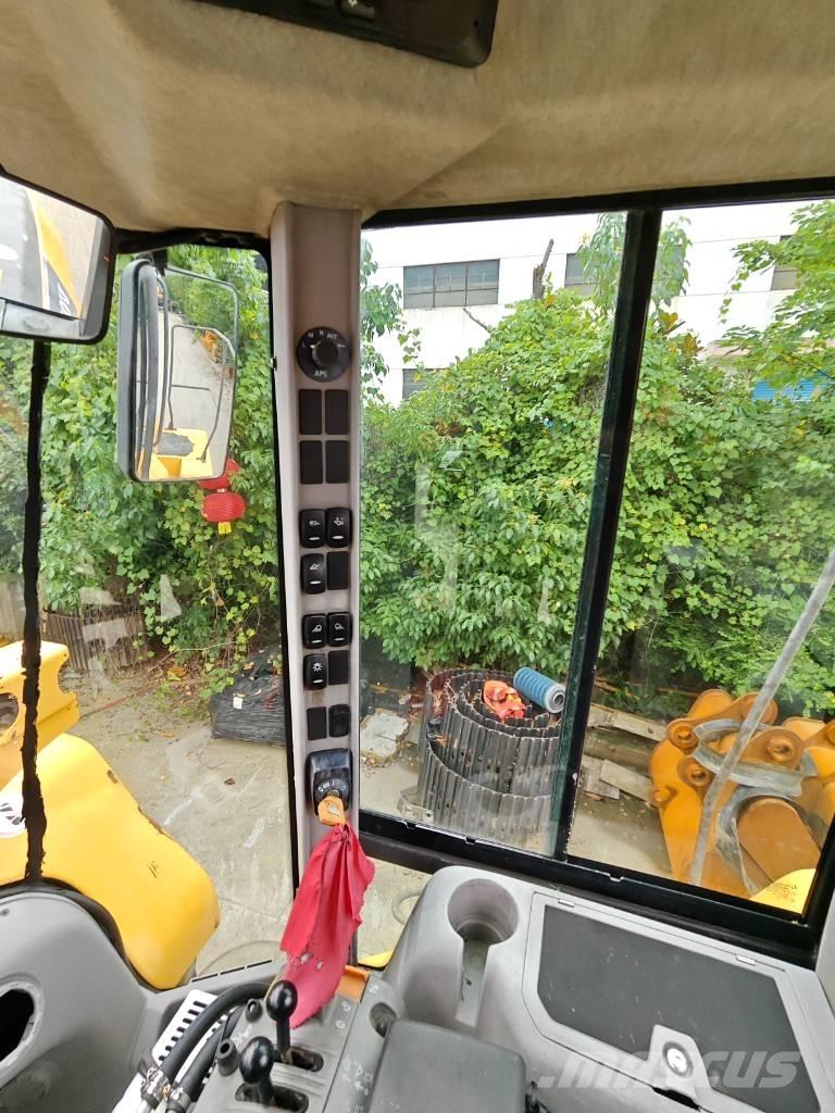 Volvo L 120 轮式装载机
