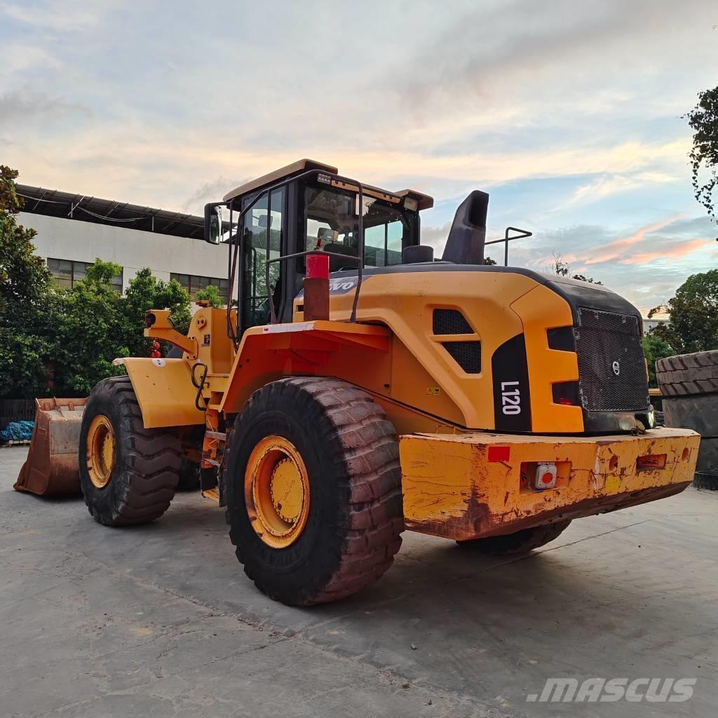 Volvo L 120 轮式装载机