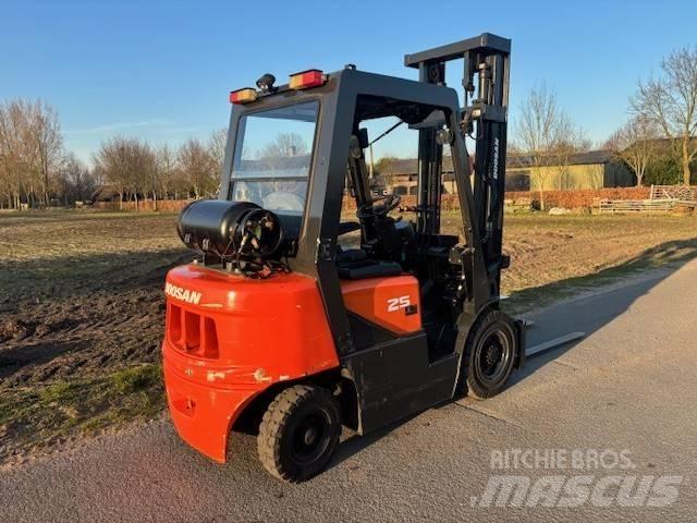 Doosan G 25 G 天然气叉车
