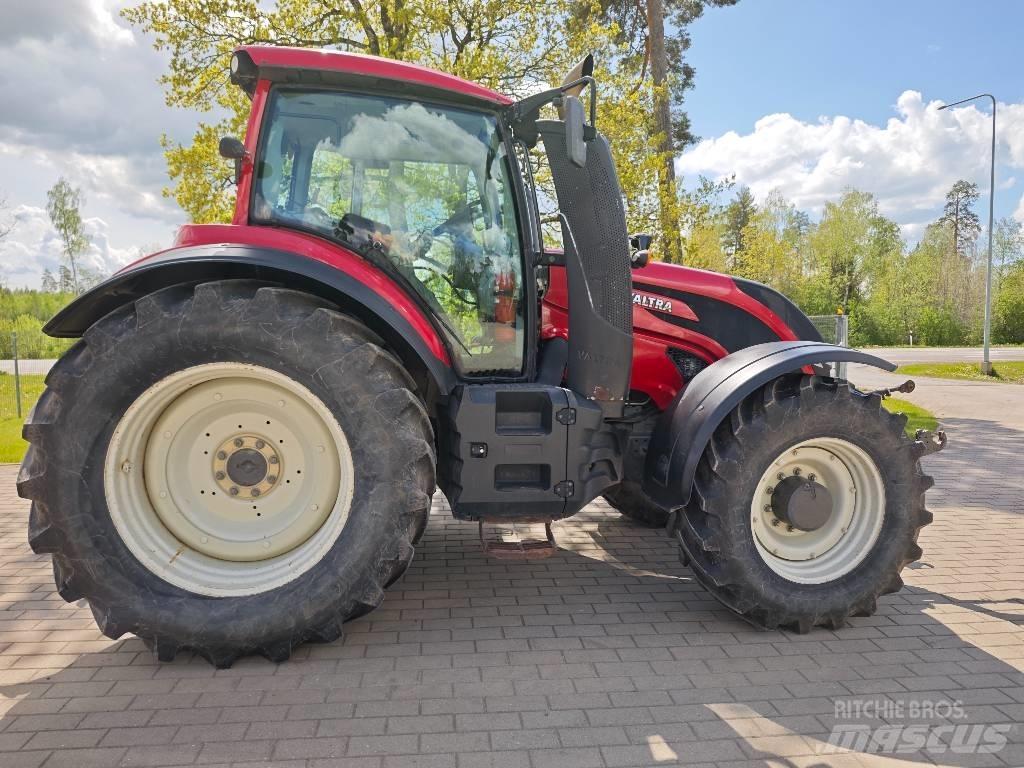 Valtra T 214 D 拖拉机/农用车