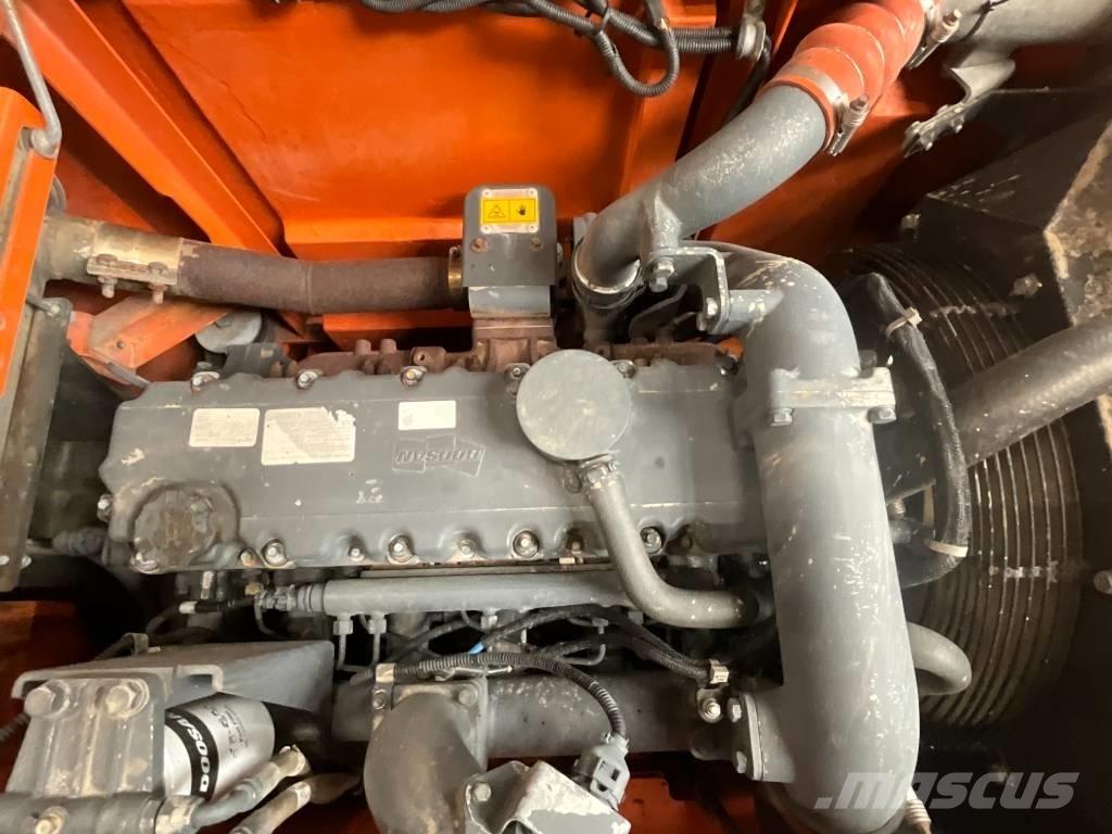 Doosan DX 235 LCR 履带挖掘机