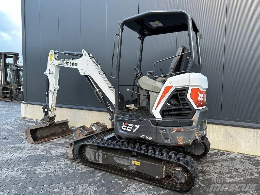 Bobcat E27 小型挖掘机