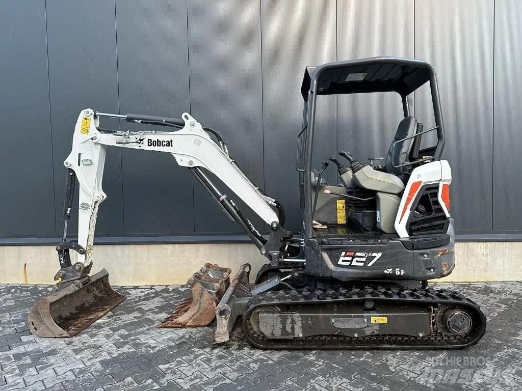 Bobcat E27 小型挖掘机