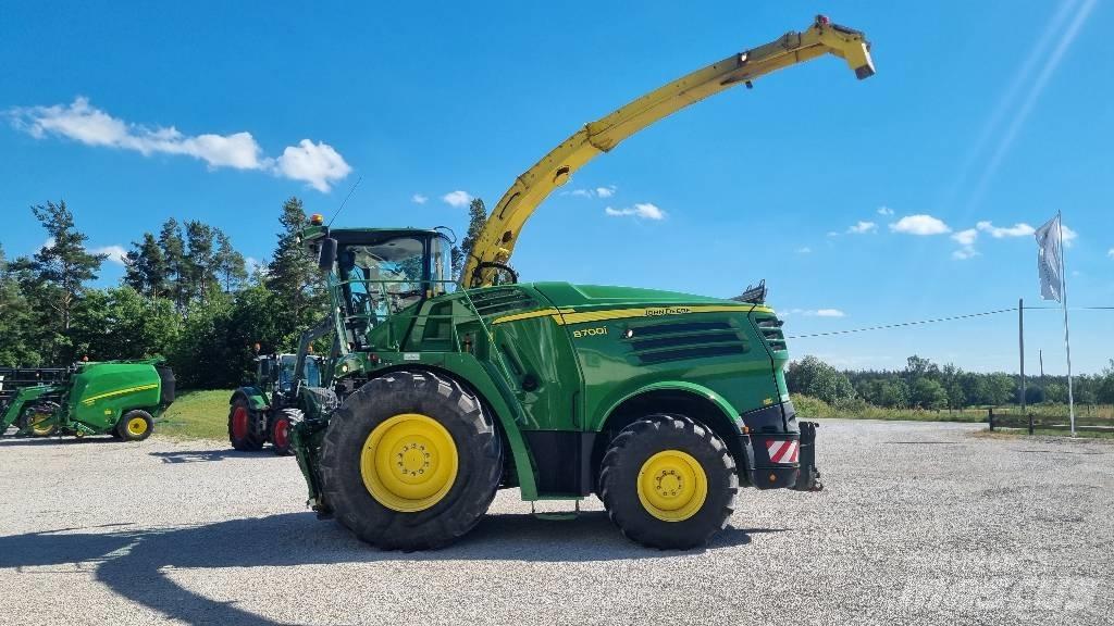 John Deere 8700i 自走式青贮饲料收割机