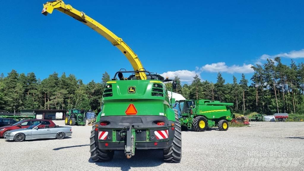 John Deere 8700i 自走式青贮饲料收割机