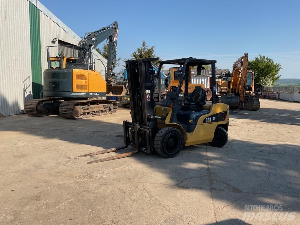 CAT DP30NT 柴油叉车