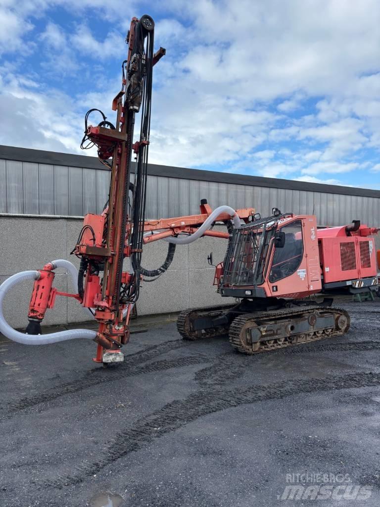 Sandvik DQ 500 钻孔机