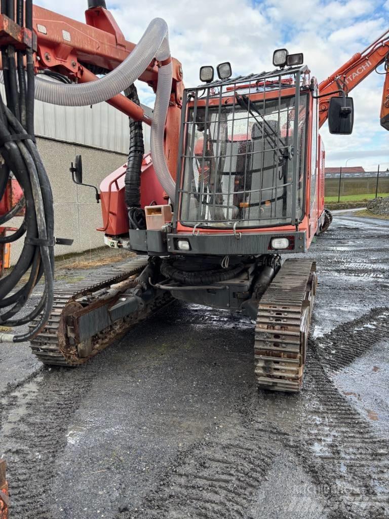 Sandvik DQ 500 钻孔机