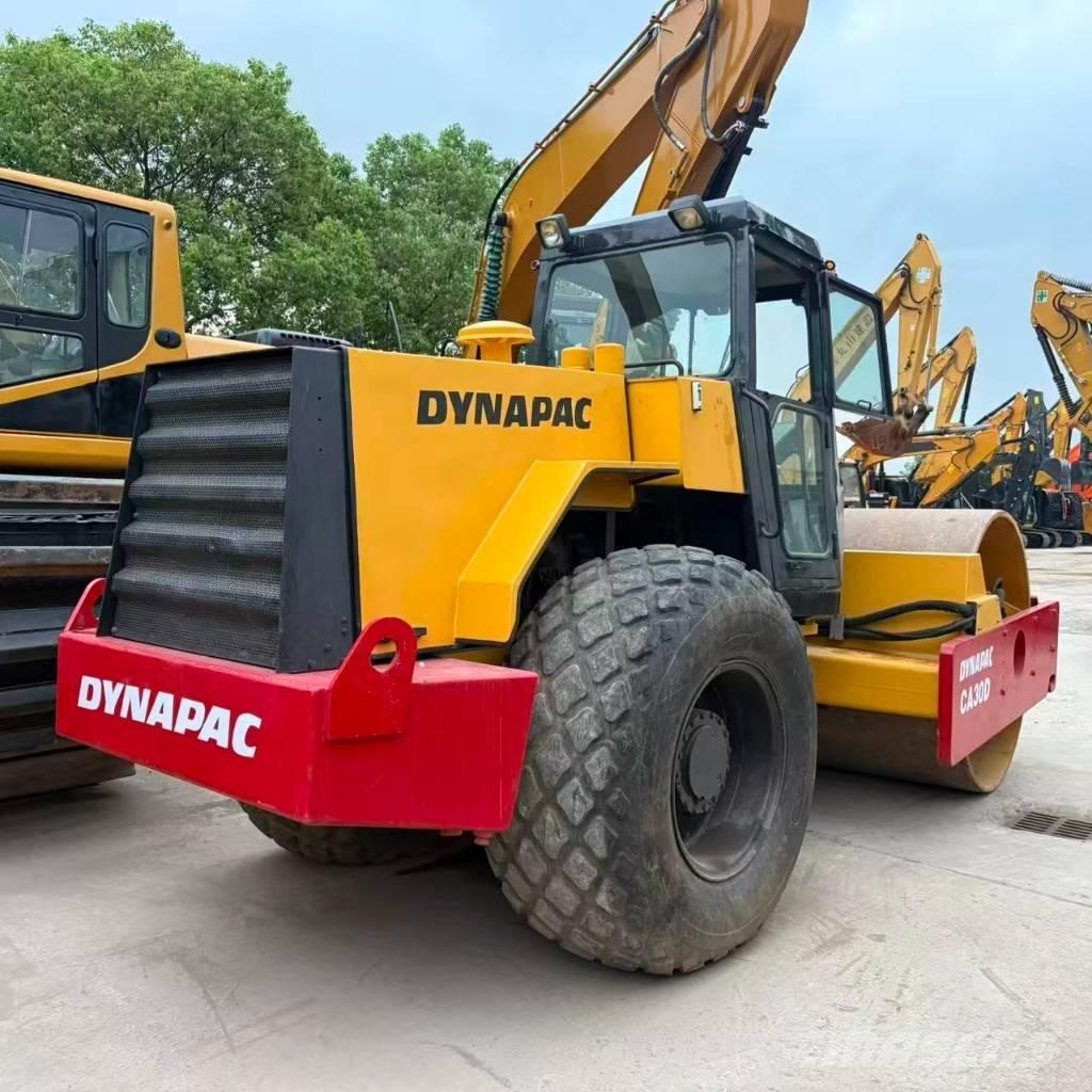 Dynapac CA 30 D 单轮压路机