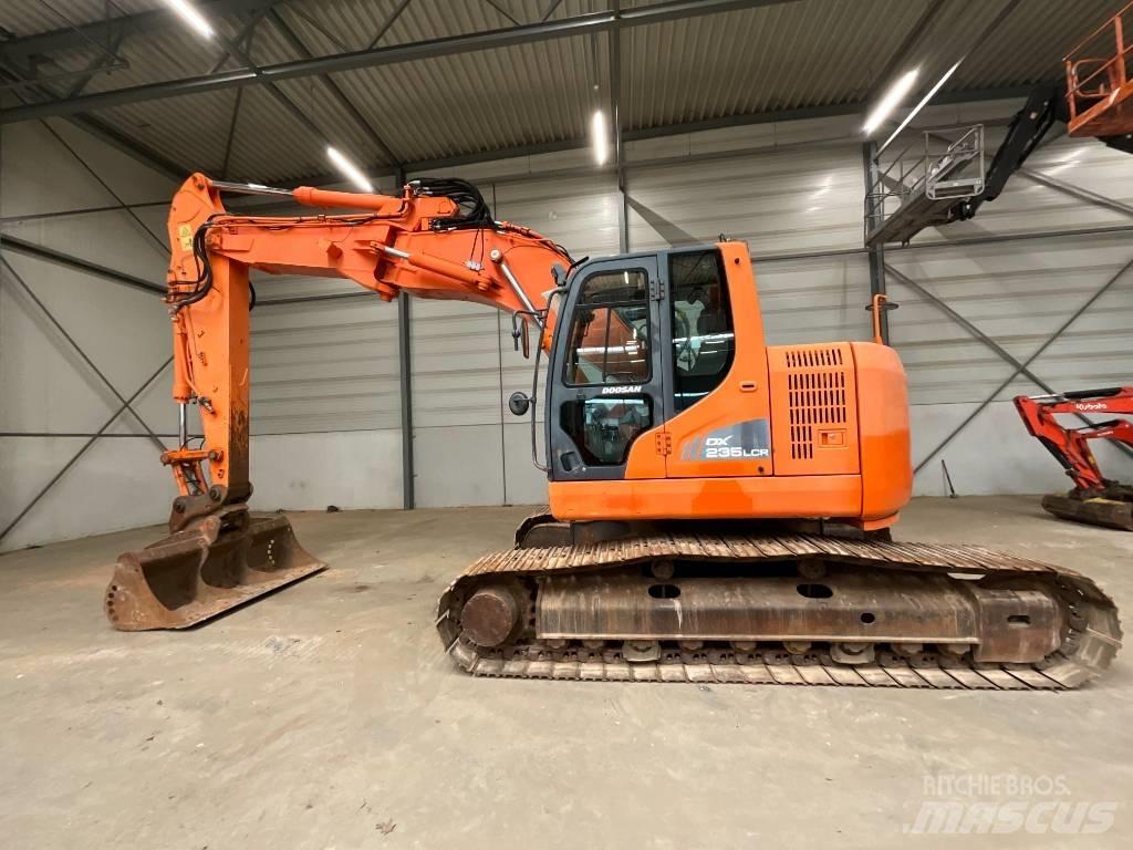 Doosan DX 235 LCR 履带挖掘机