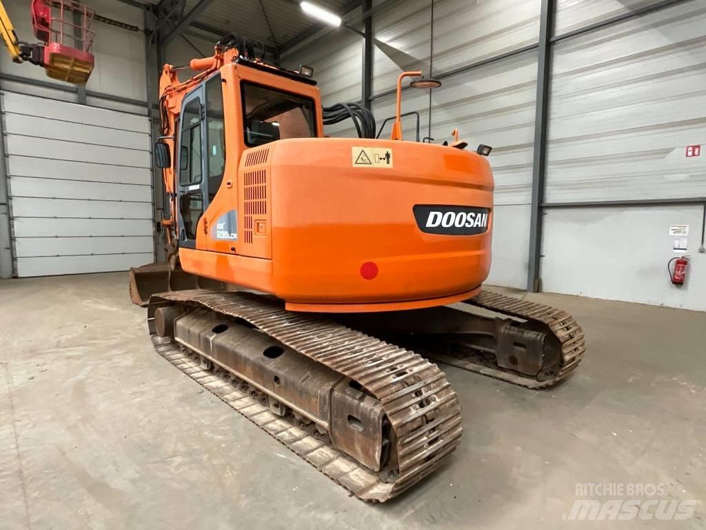 Doosan DX 235 LCR 履带挖掘机