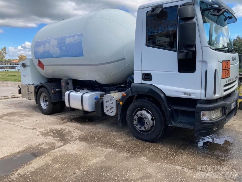 Iveco 135E25 油罐车