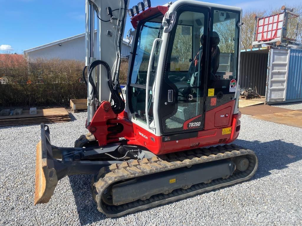 Takeuchi TB 260 小型挖掘机