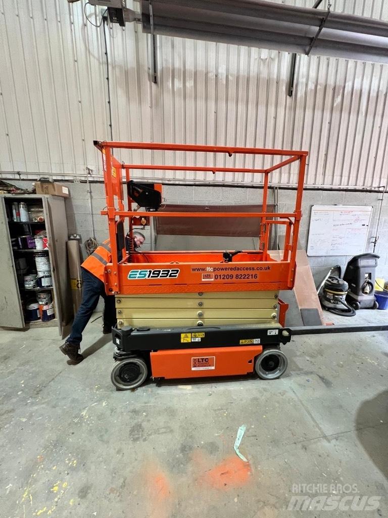JLG ES 1932 剪叉式升降机