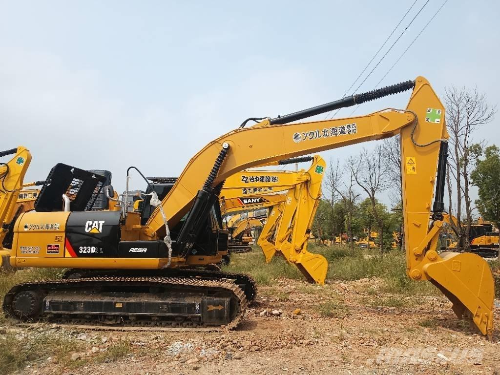 CAT 323D2 履带挖掘机