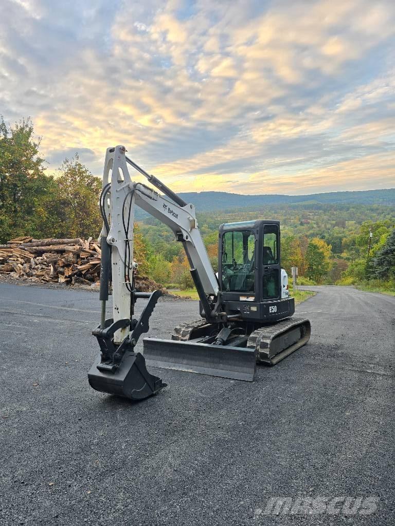 Bobcat E50 小型挖掘机