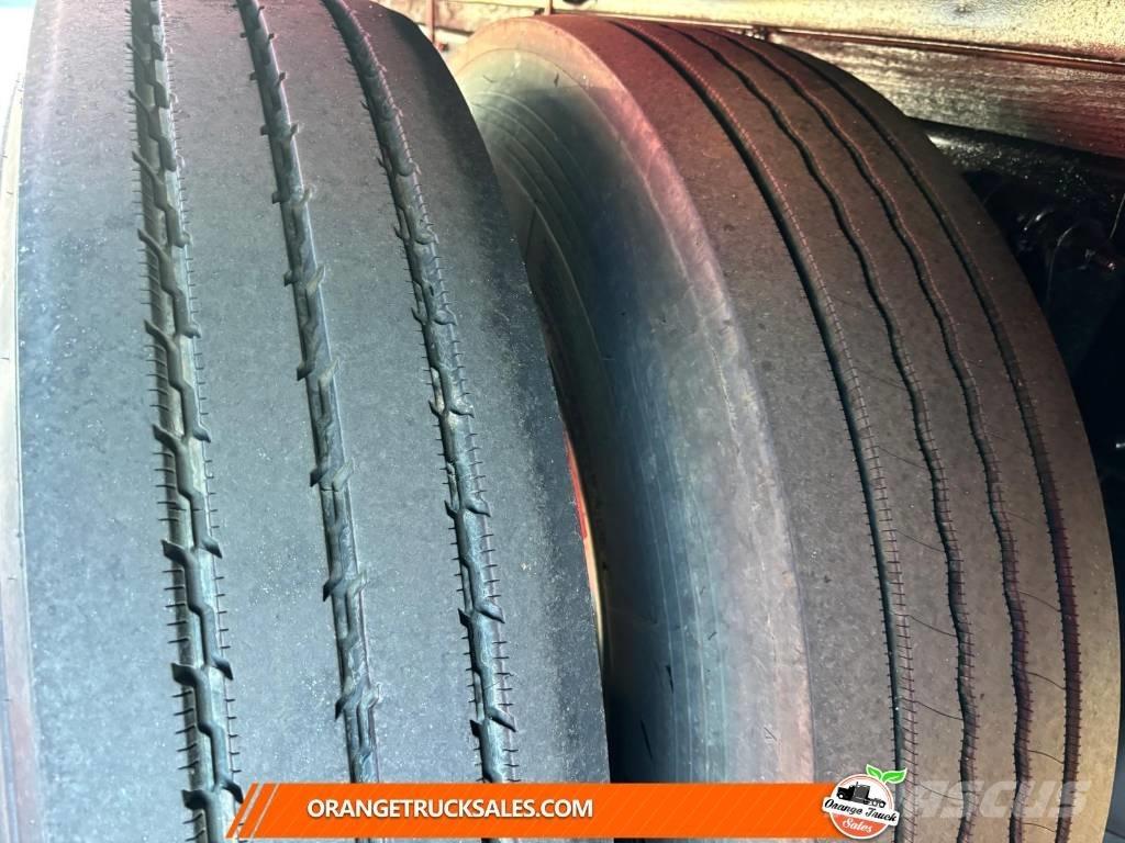 Freightliner M2 厢式货车