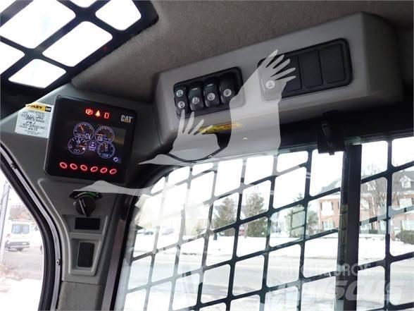 CAT 262D 滑移装载机