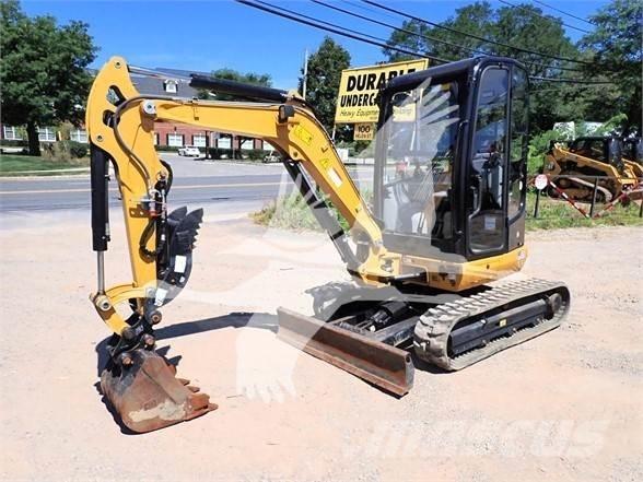 CAT 302.7D CR 小型挖掘机