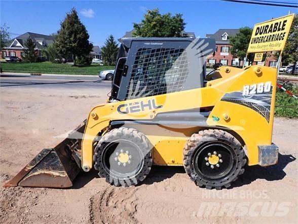 Gehl R260 滑移装载机