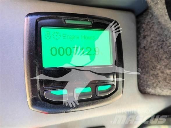 Gehl V270 滑移装载机