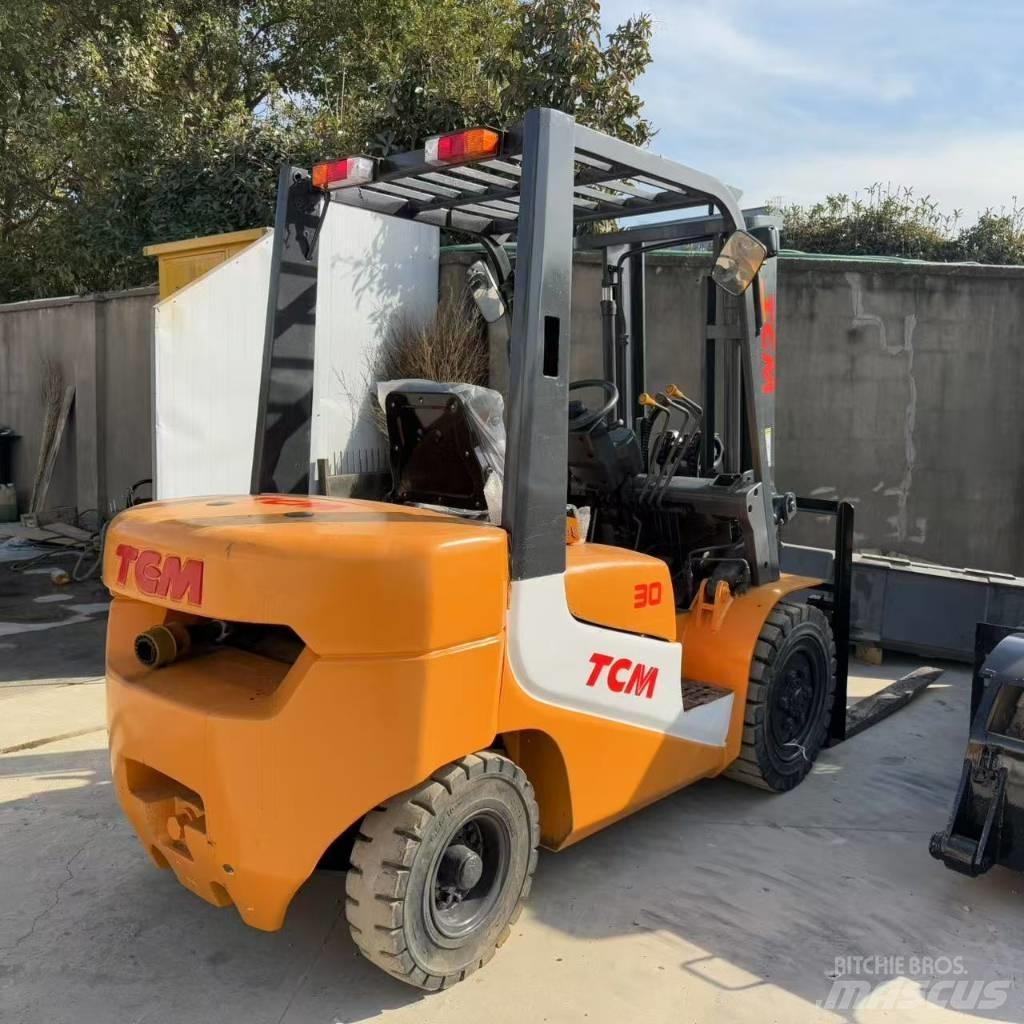 TCM FD 30 柴油叉车