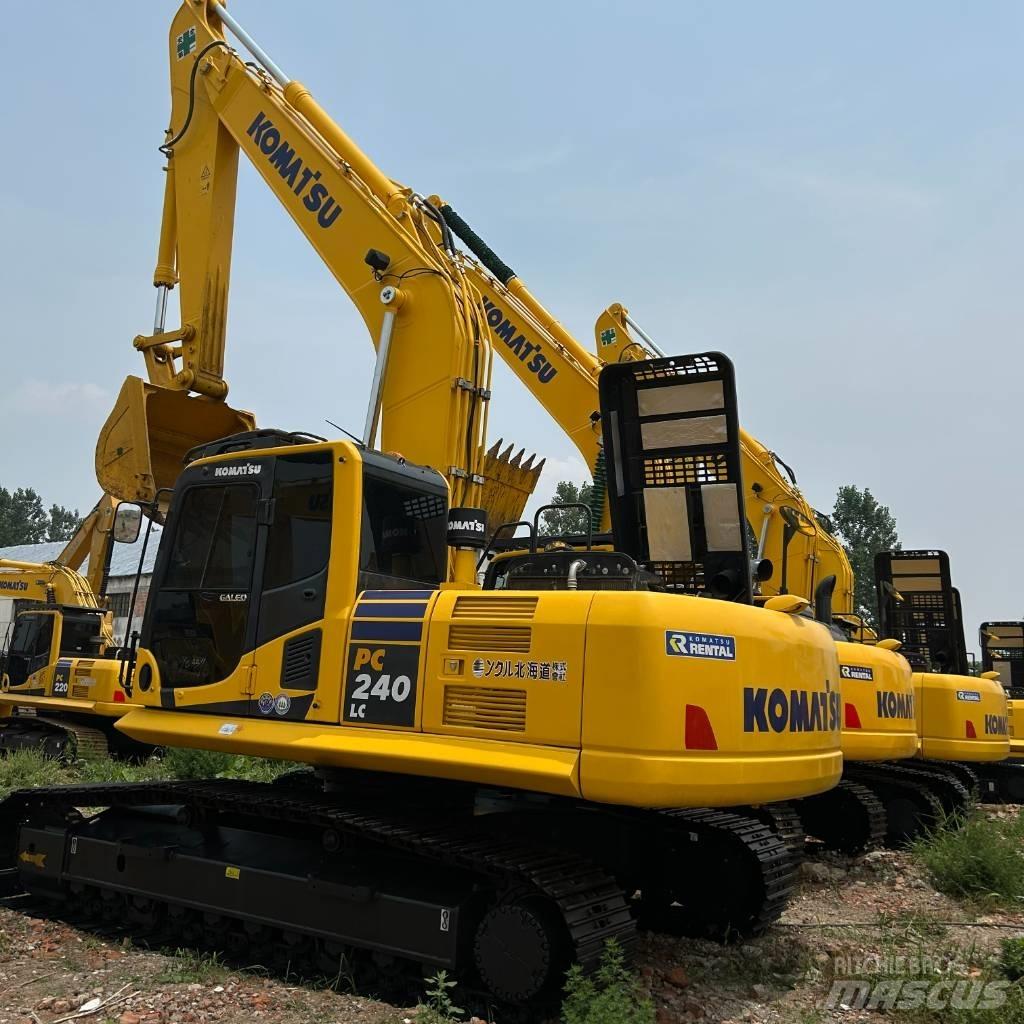 Komatsu 240-8 履带挖掘机