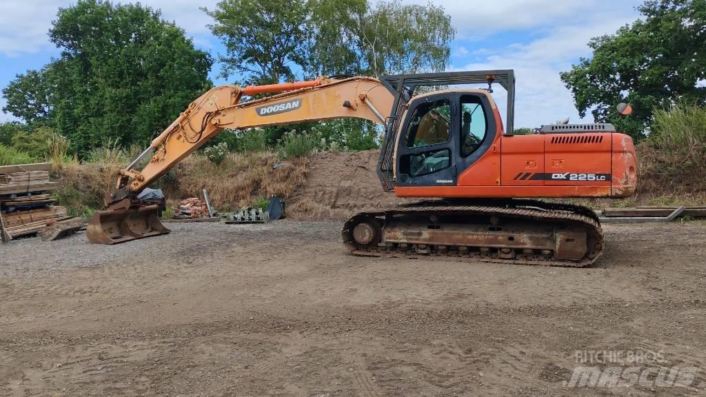 Doosan DX 225 LC 履带挖掘机