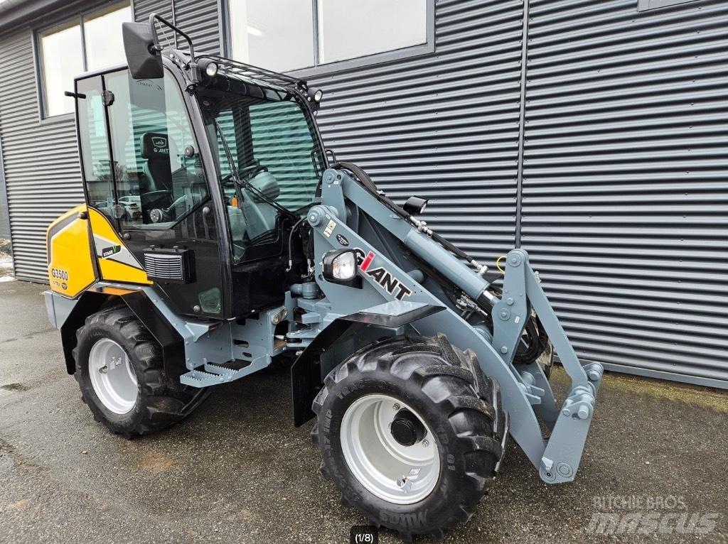GiANT g3500 x-tra 小型装载机