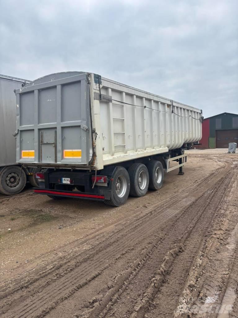 SDC Trailers LTD 侧帘半挂车