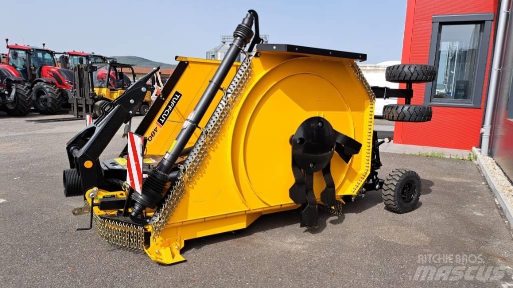 McConnel TUFFCUT 480 牧场割草机和切顶器