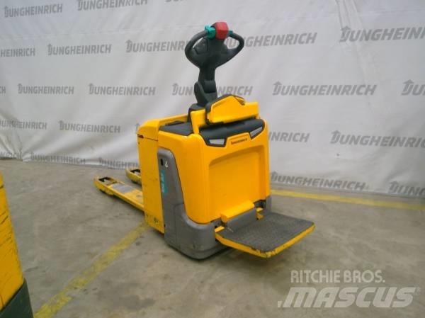 Jungheinrich ERE 225 电动搬运车