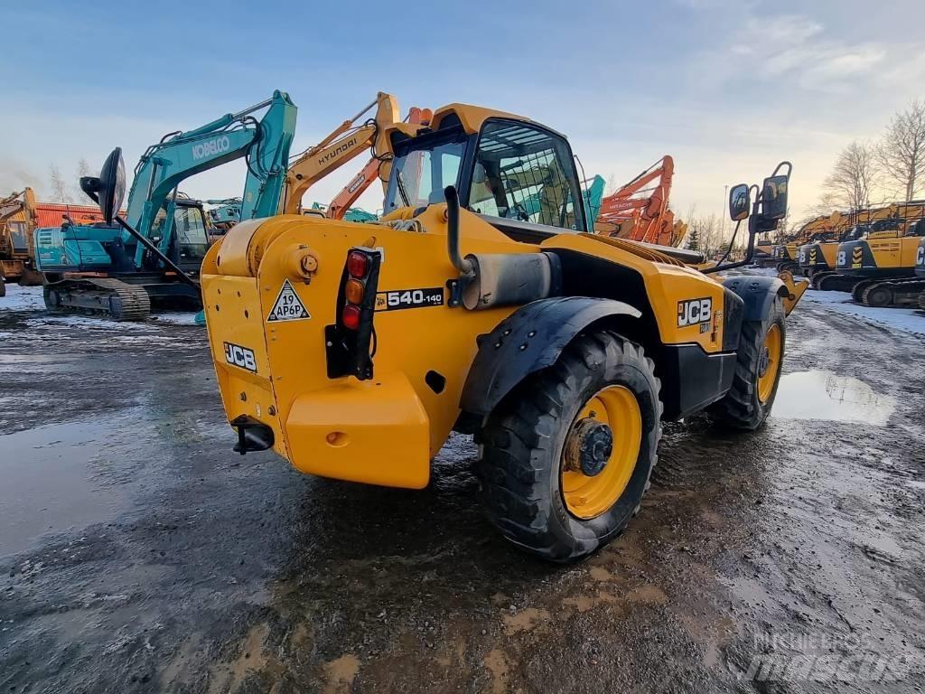 JCB 540-140 Hi-Viz 伸缩臂叉装车|叉装车