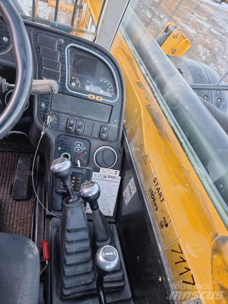 JCB 540-140 Hi-Viz 伸缩臂叉装车|叉装车