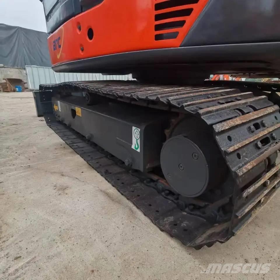 Hitachi ZX60U 小型挖掘机