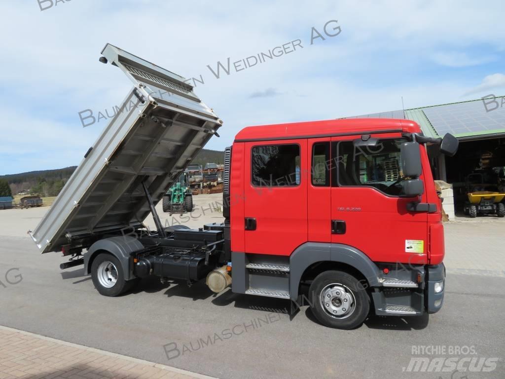MAN TGL 8.220 大型面包车