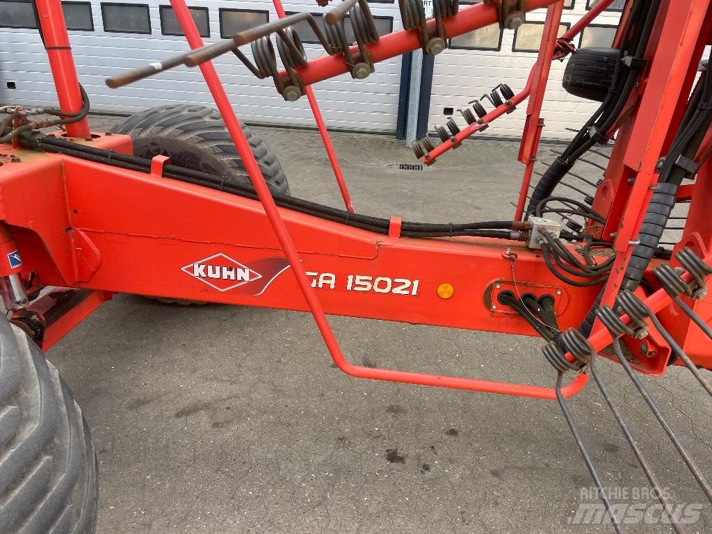 Kuhn GA 15021 犁耙和摊草机