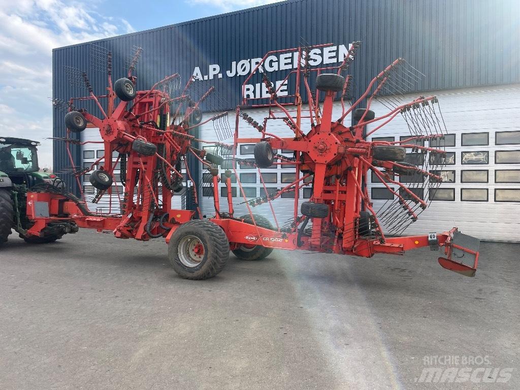 Kuhn GA 15021 犁耙和摊草机