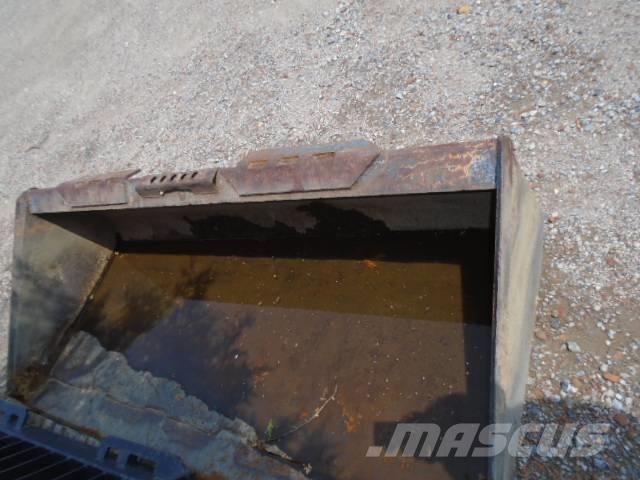 Bobcat T 630 滑移装载机