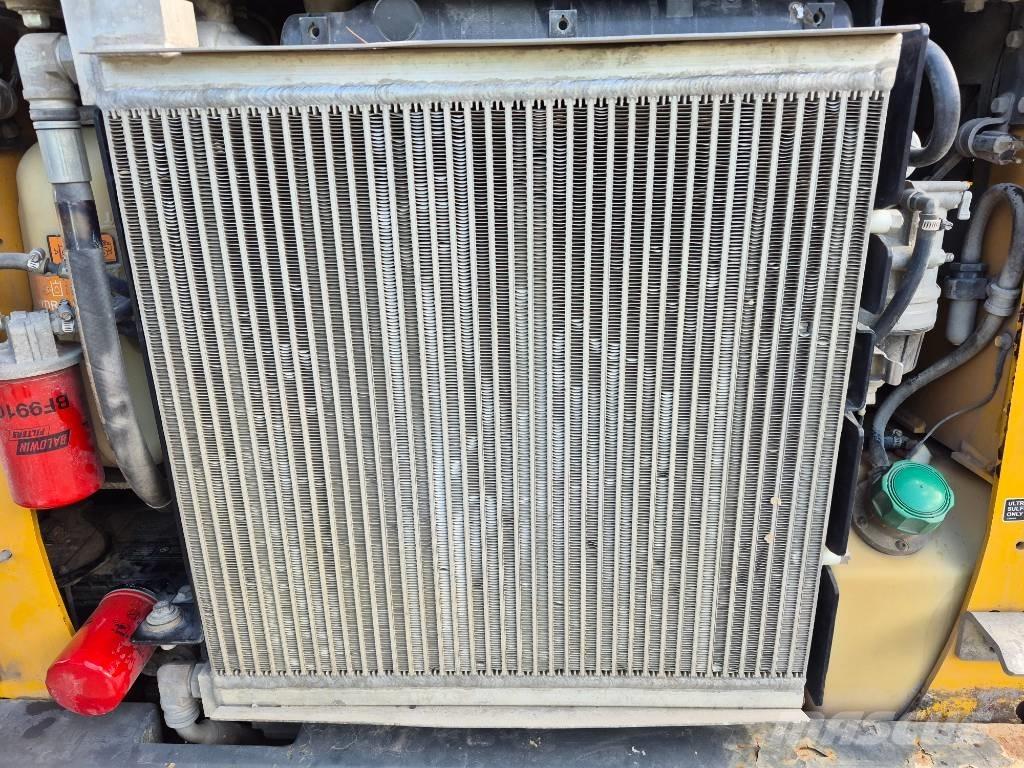 John Deere 316 滑移装载机