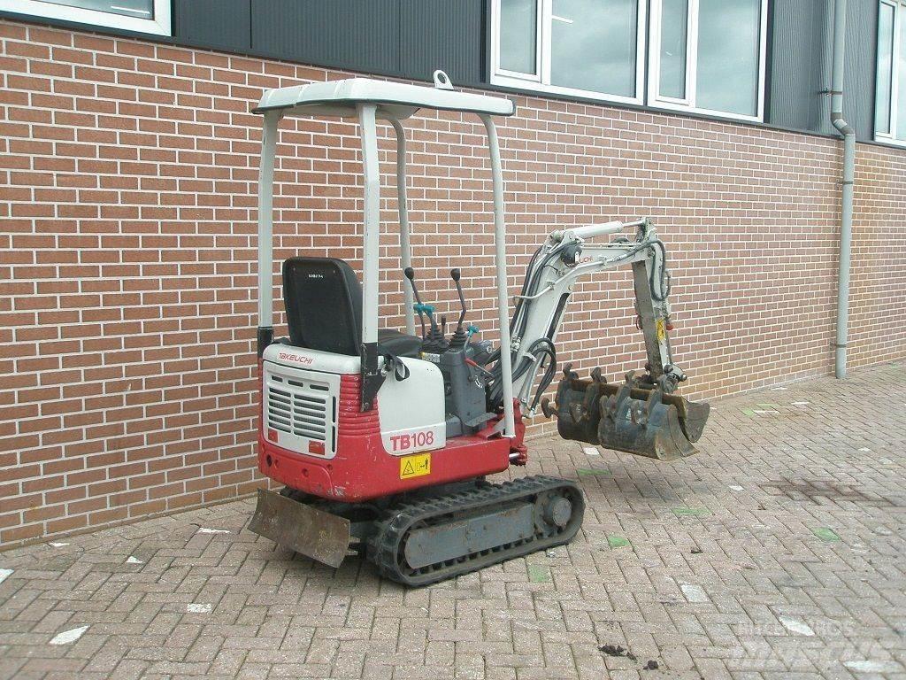 Takeuchi TB108 小型挖掘机