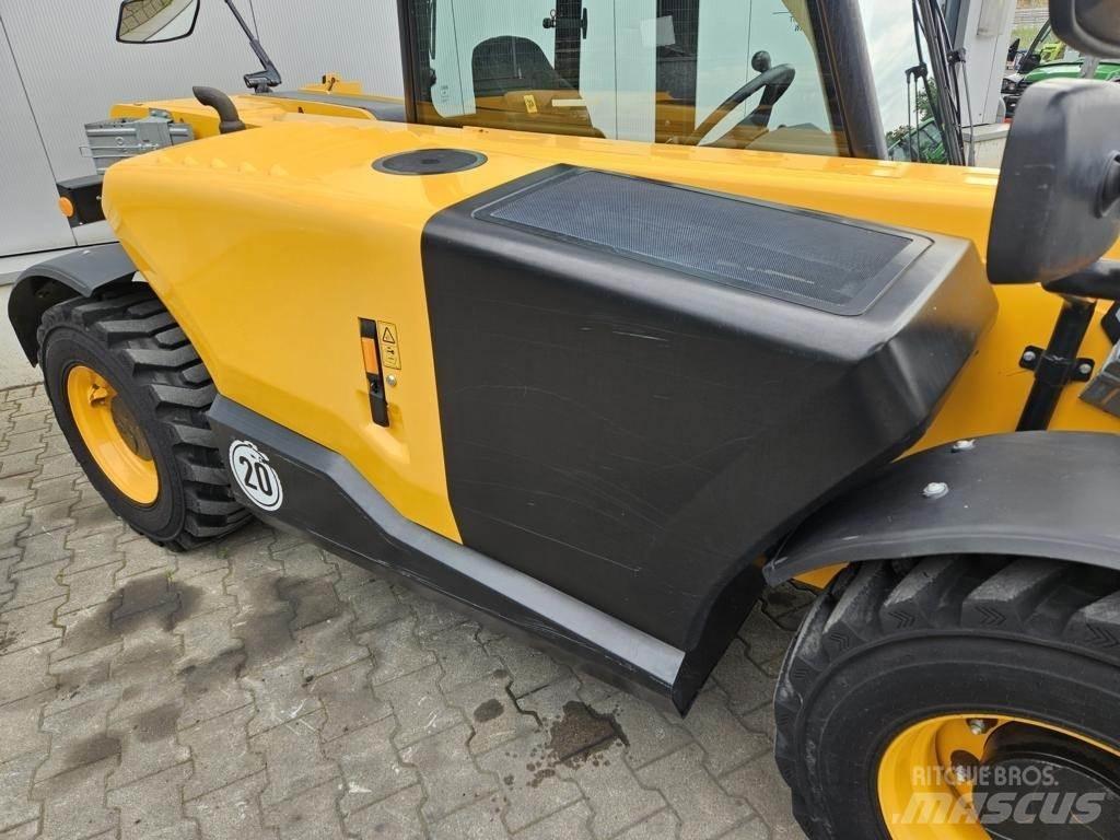 JCB 525-60 伸缩臂叉装车|叉装车