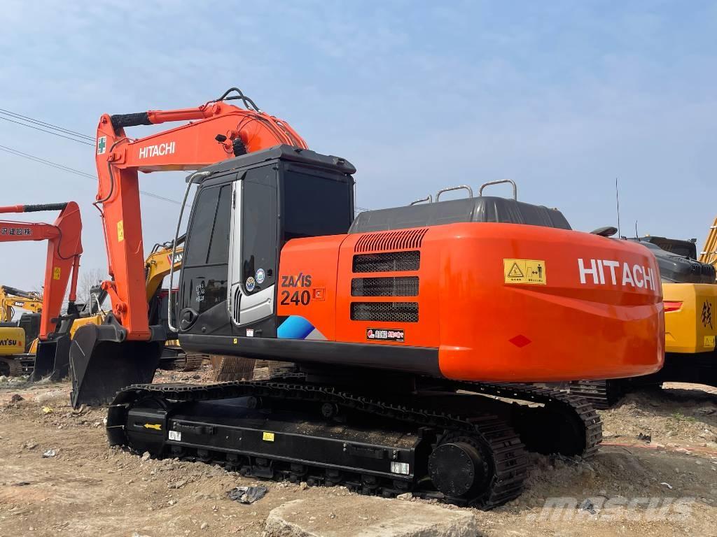 Hitachi ZX 240 履带挖掘机