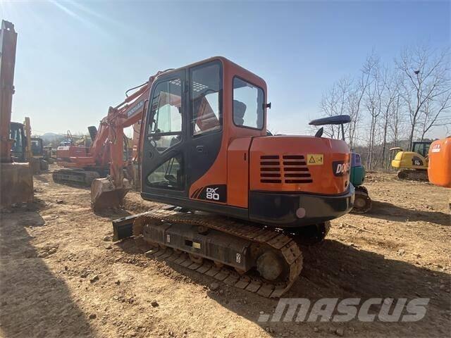 Doosan DX80 中型挖掘机